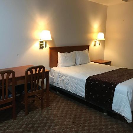 Woodburn Inn Zewnętrze zdjęcie
