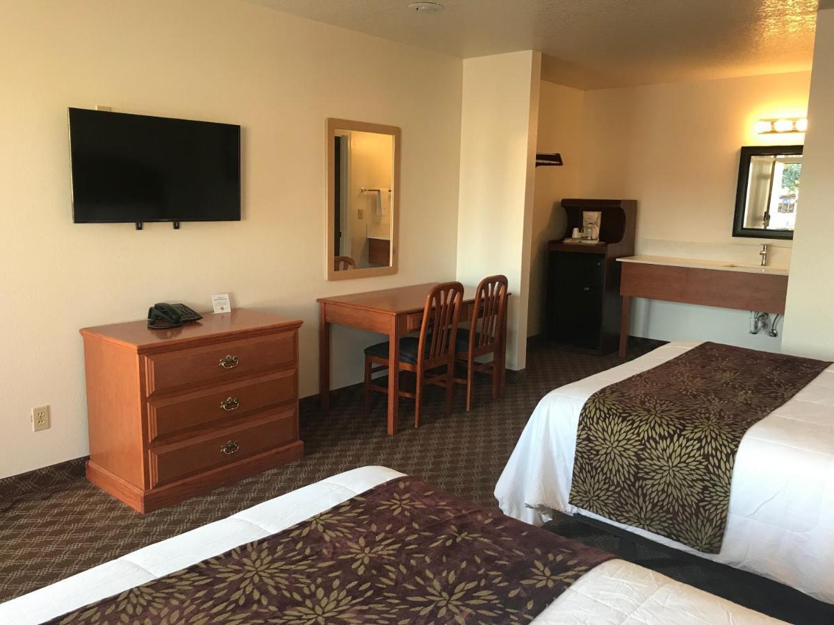 Woodburn Inn Zewnętrze zdjęcie