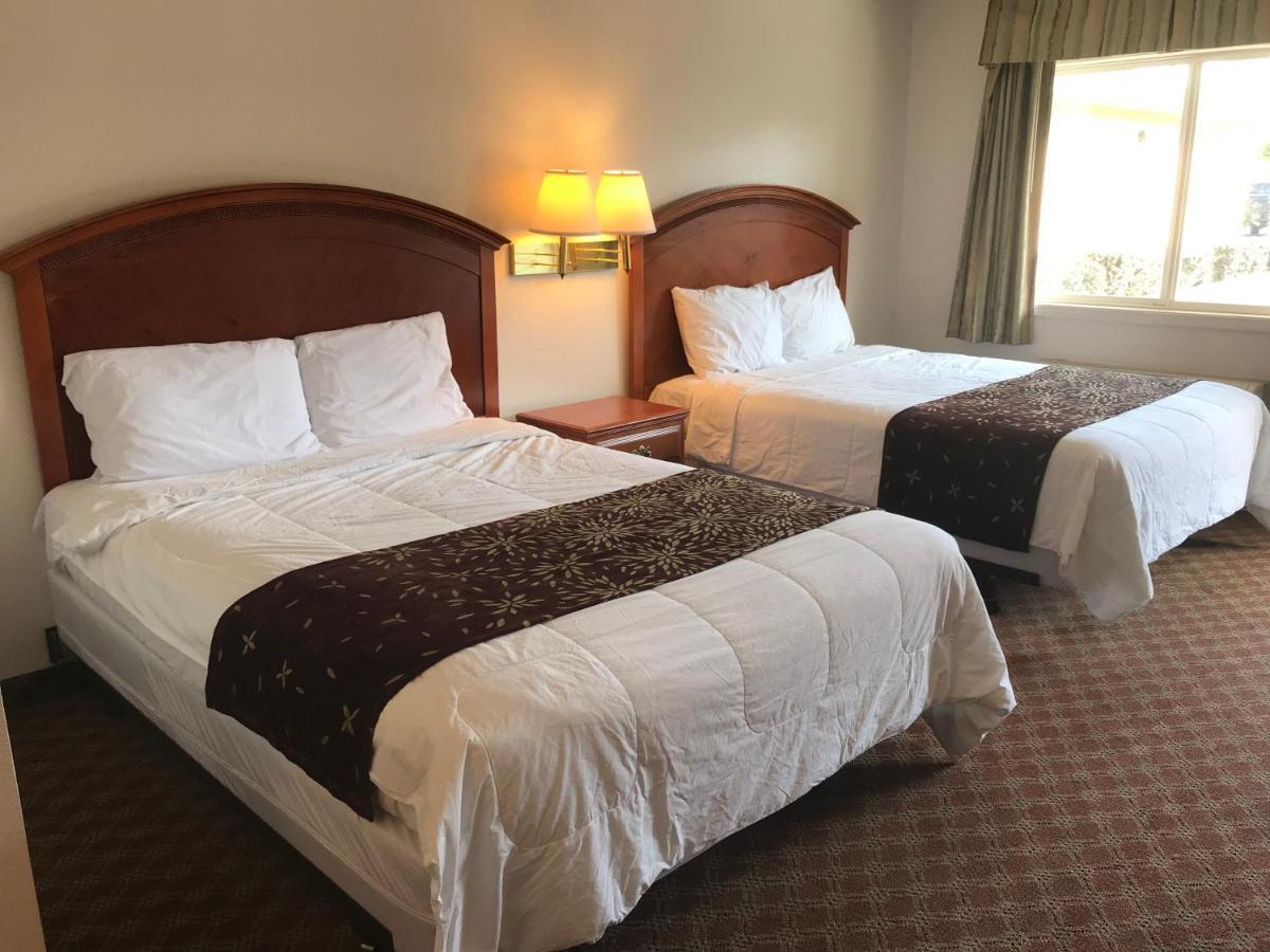 Woodburn Inn Zewnętrze zdjęcie