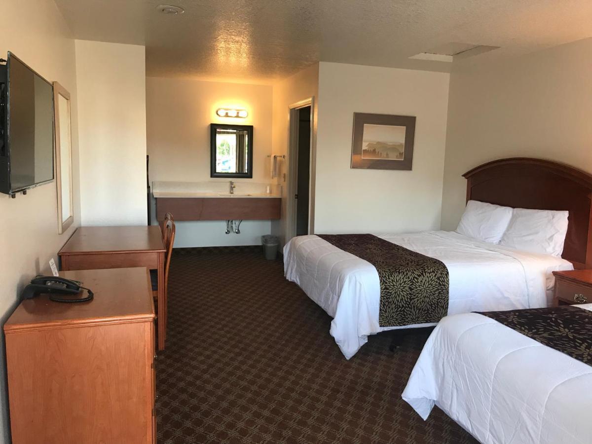 Woodburn Inn Zewnętrze zdjęcie