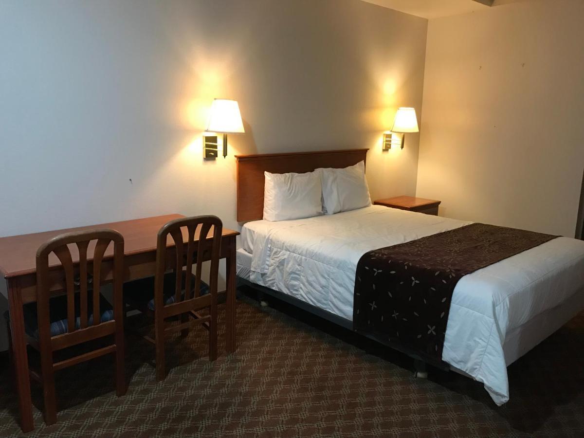 Woodburn Inn Zewnętrze zdjęcie
