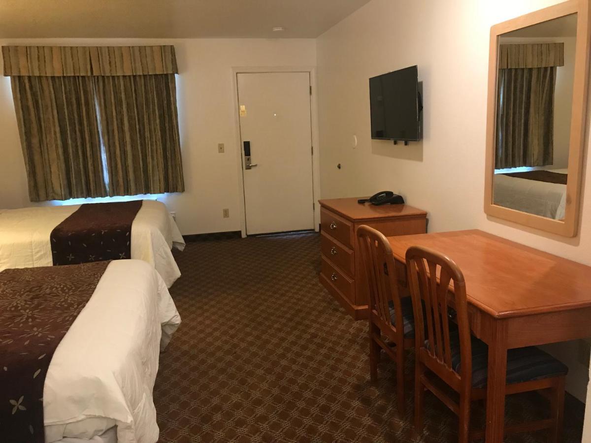 Woodburn Inn Zewnętrze zdjęcie