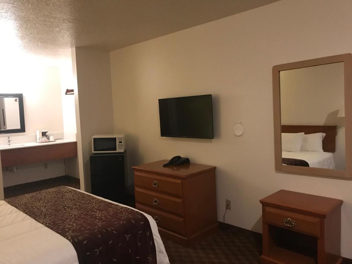 Woodburn Inn Zewnętrze zdjęcie