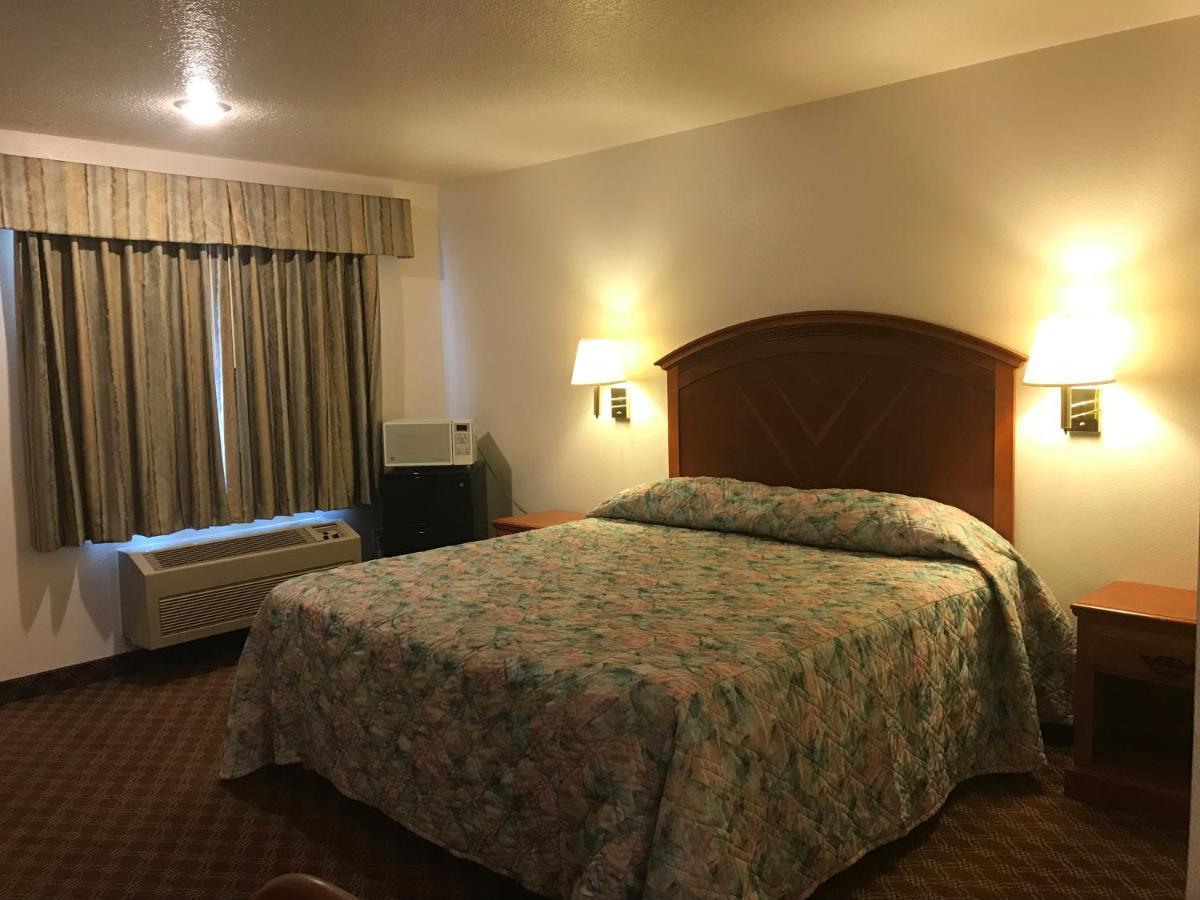 Woodburn Inn Zewnętrze zdjęcie