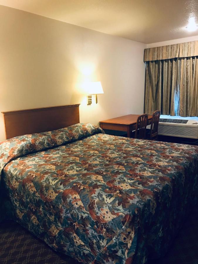 Woodburn Inn Zewnętrze zdjęcie