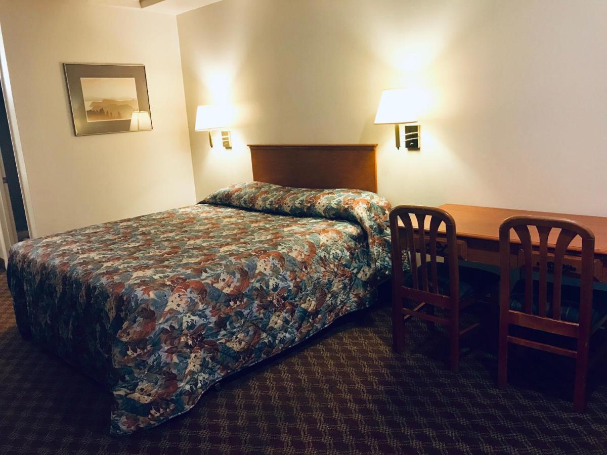 Woodburn Inn Zewnętrze zdjęcie