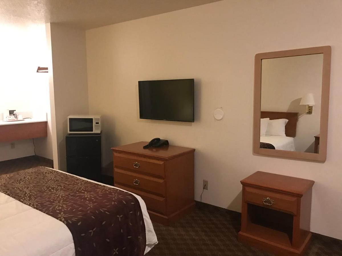 Woodburn Inn Zewnętrze zdjęcie